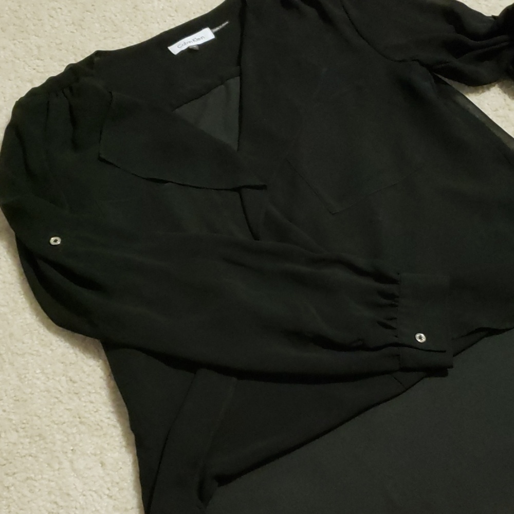 Calvin Klein - Picture 5 of 8